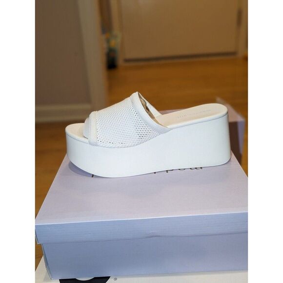 Madden Girl Size 11 Cade White Platform Thick Strap Chunky Y2K Sandals NIB - Picture 1 of 4